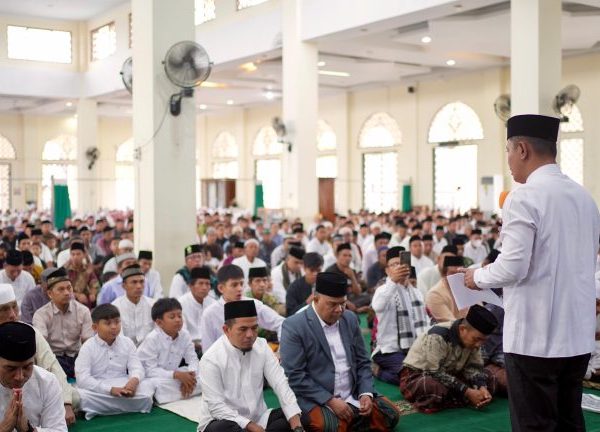 Pemkab Solok Gelar Sholat Ied di Masjid Islamic Center