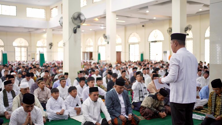 Pemkab Solok Gelar Sholat Ied di Masjid Islamic Center